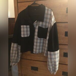 NWOT Cropped plaid mix material shacket.